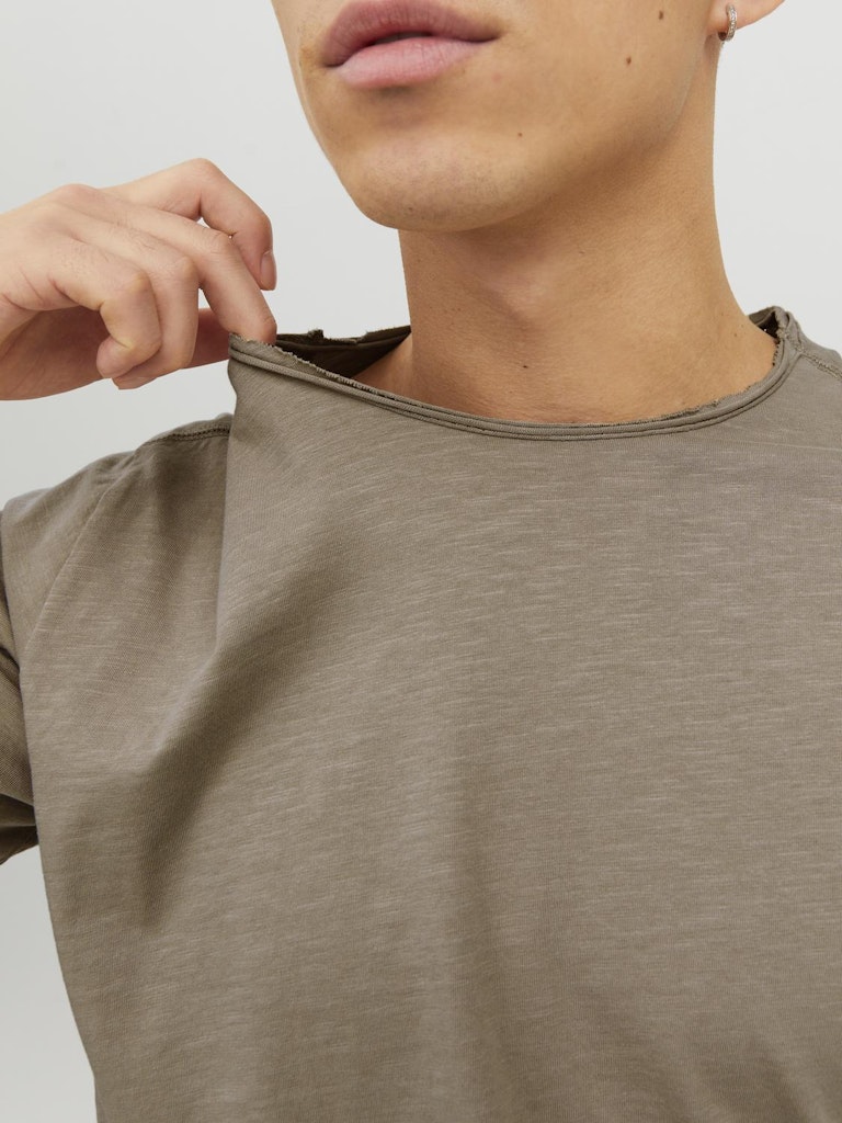 JACK & JONES JJEBASHER TEE O-NECK SS NOOS Cloud Dancer/REG Freizeitshirts /-hemden JACK & JONES