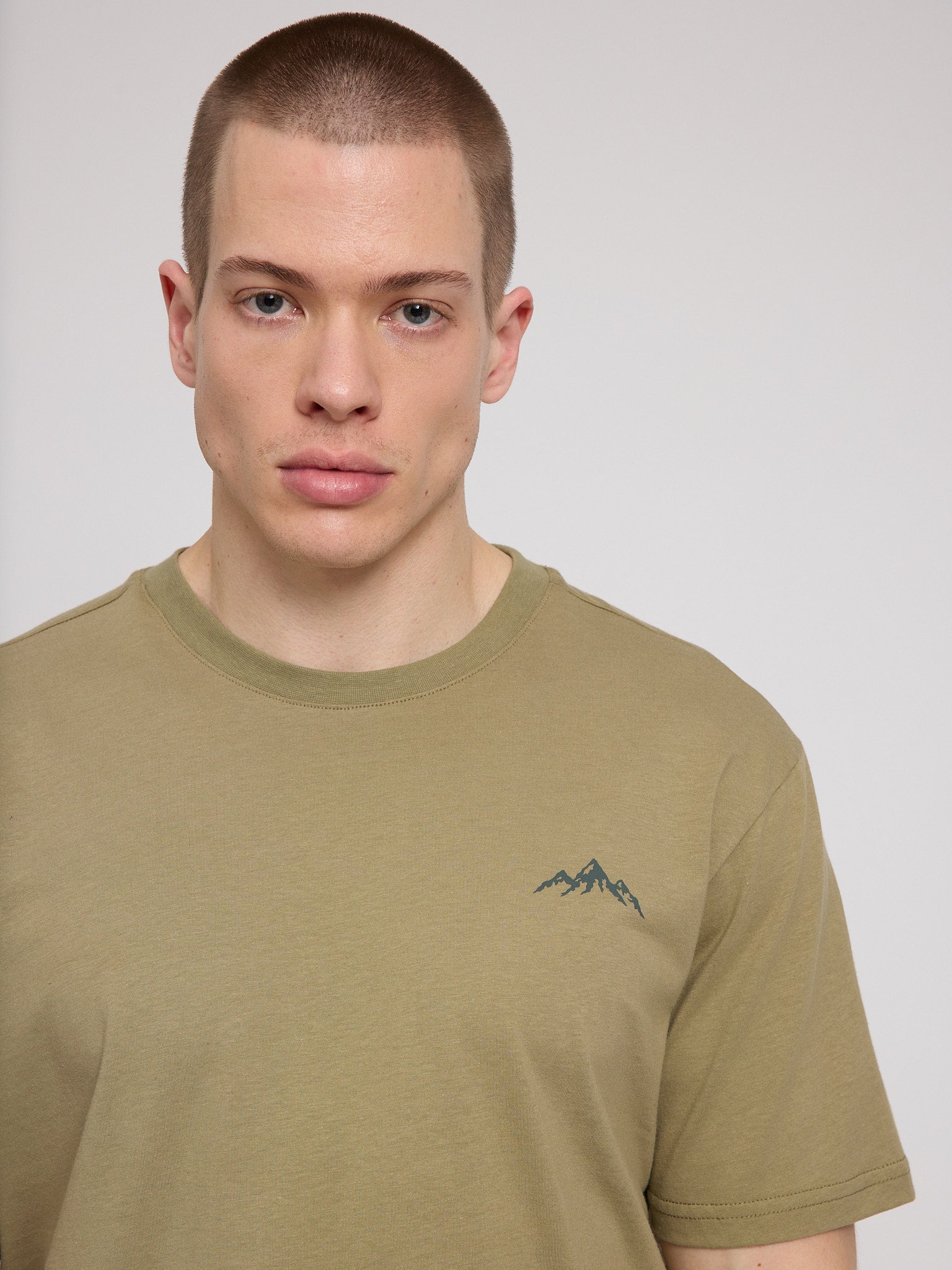 MAZINE Chest Print T-Shirt Freizeitshirts /-hemden MAZINE