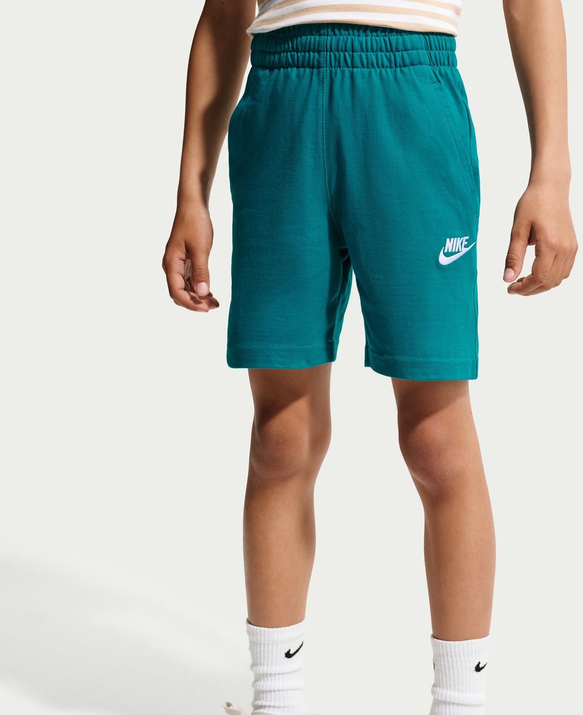 NIKE K NSW CLUB KNIT SHORT 6IN LBR