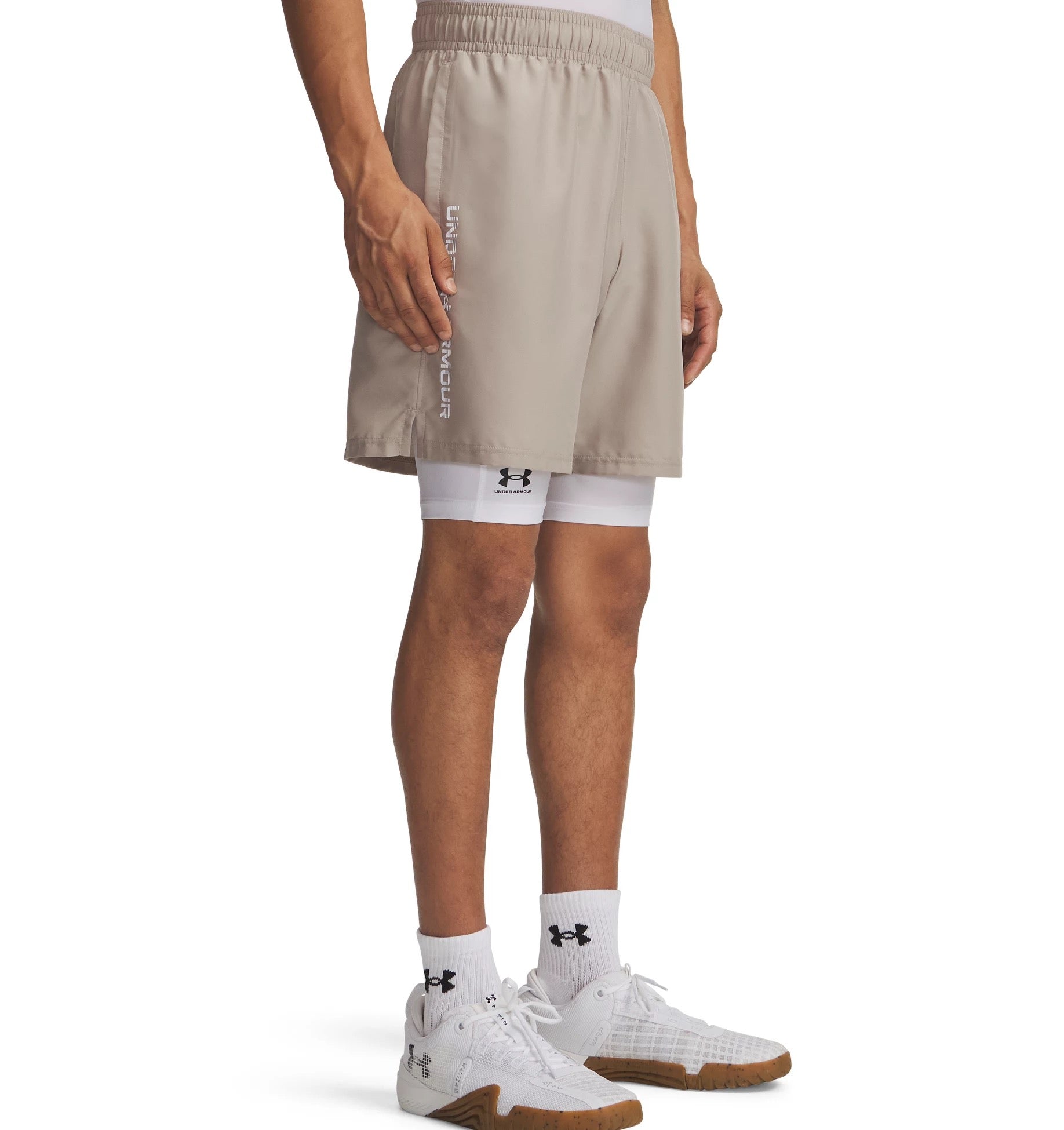 UNDER ARMOUR UA WOVEN WDMK SHORTS Trainingshosen & Jogginghosen UNDER ARMOUR TIMBERWOLF TAUPE LIGHT HTHR M
