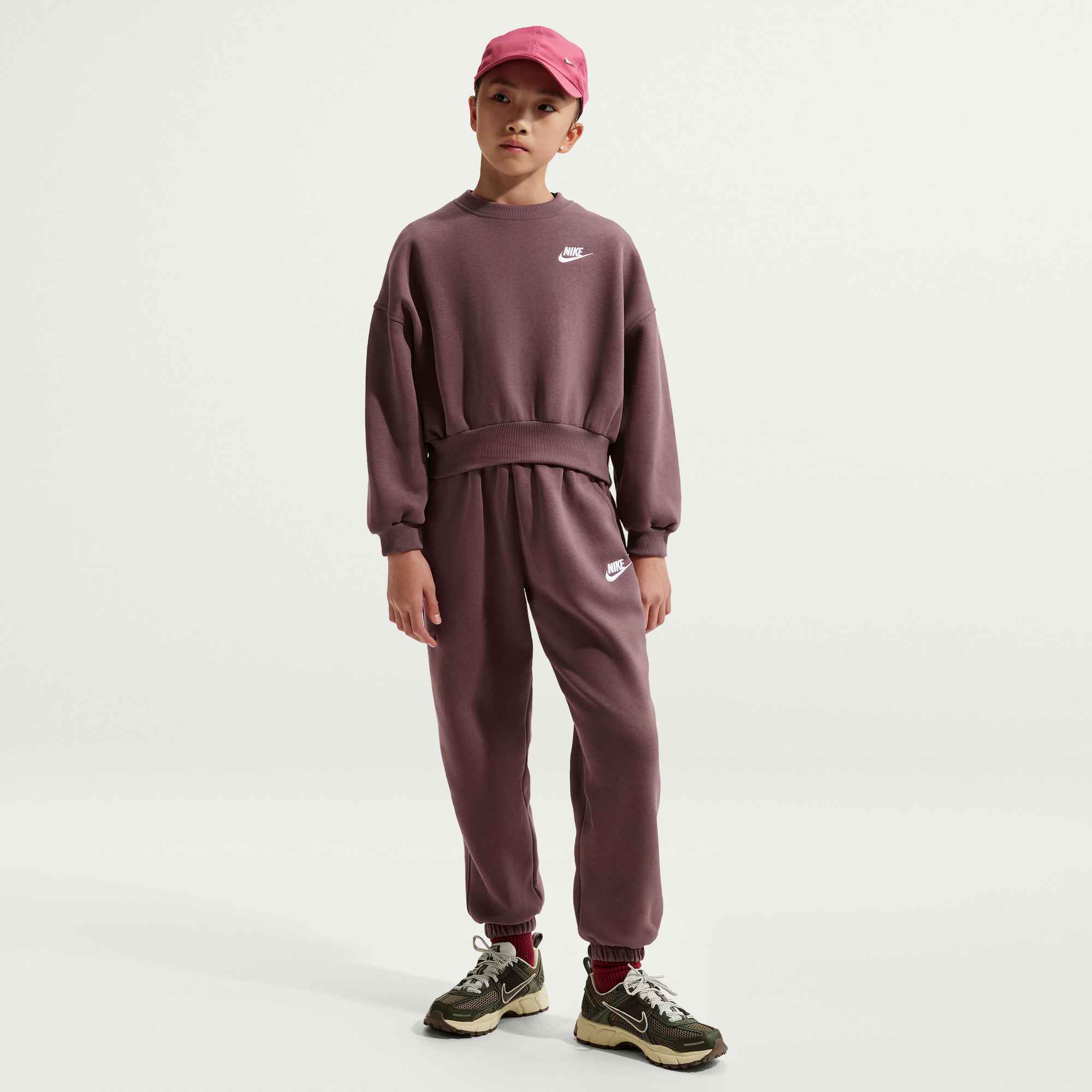 NIKE G NSW CLUB FLC BXY CRW LBR Pullover & Fleece NIKE VIOLET FROST/MTLC PEWTER-DK SM S