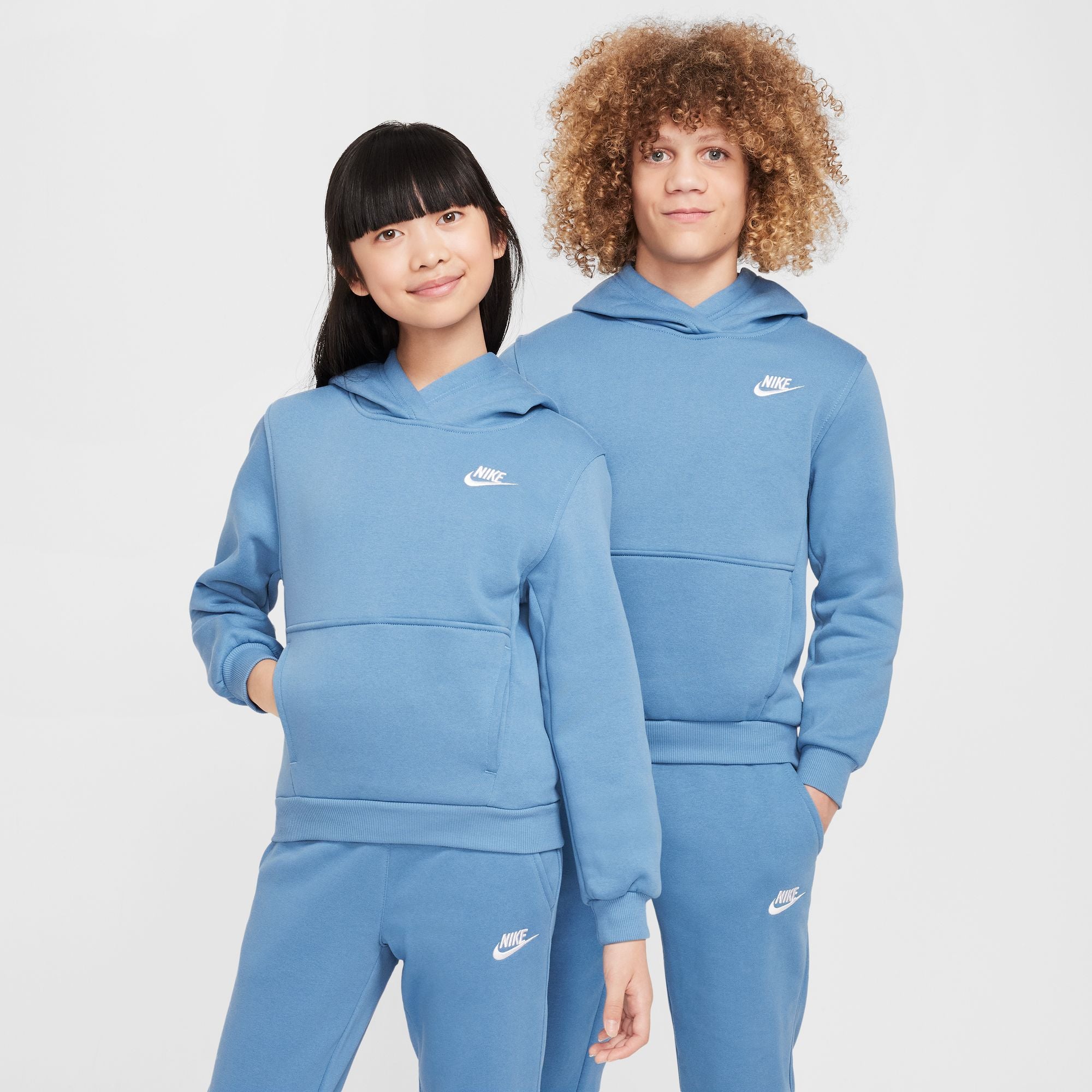 NIKE K NSW CLUB FLC HDY LBR Freizeitpullover NIKE AEGEAN STORM/WHITE XS