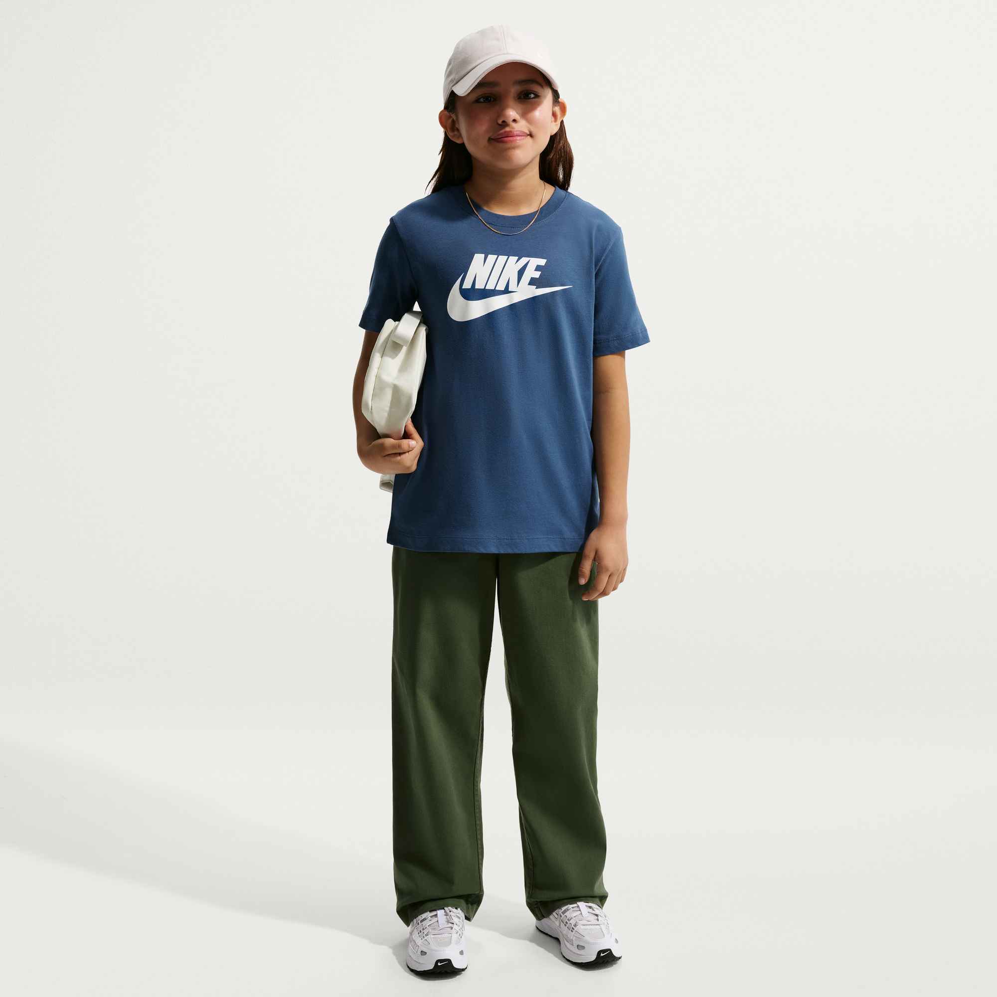 NIKE K NSW TEE FUTURA HBR Freizeitpullover NIKE NAVY/BLUE/ORANGE XS