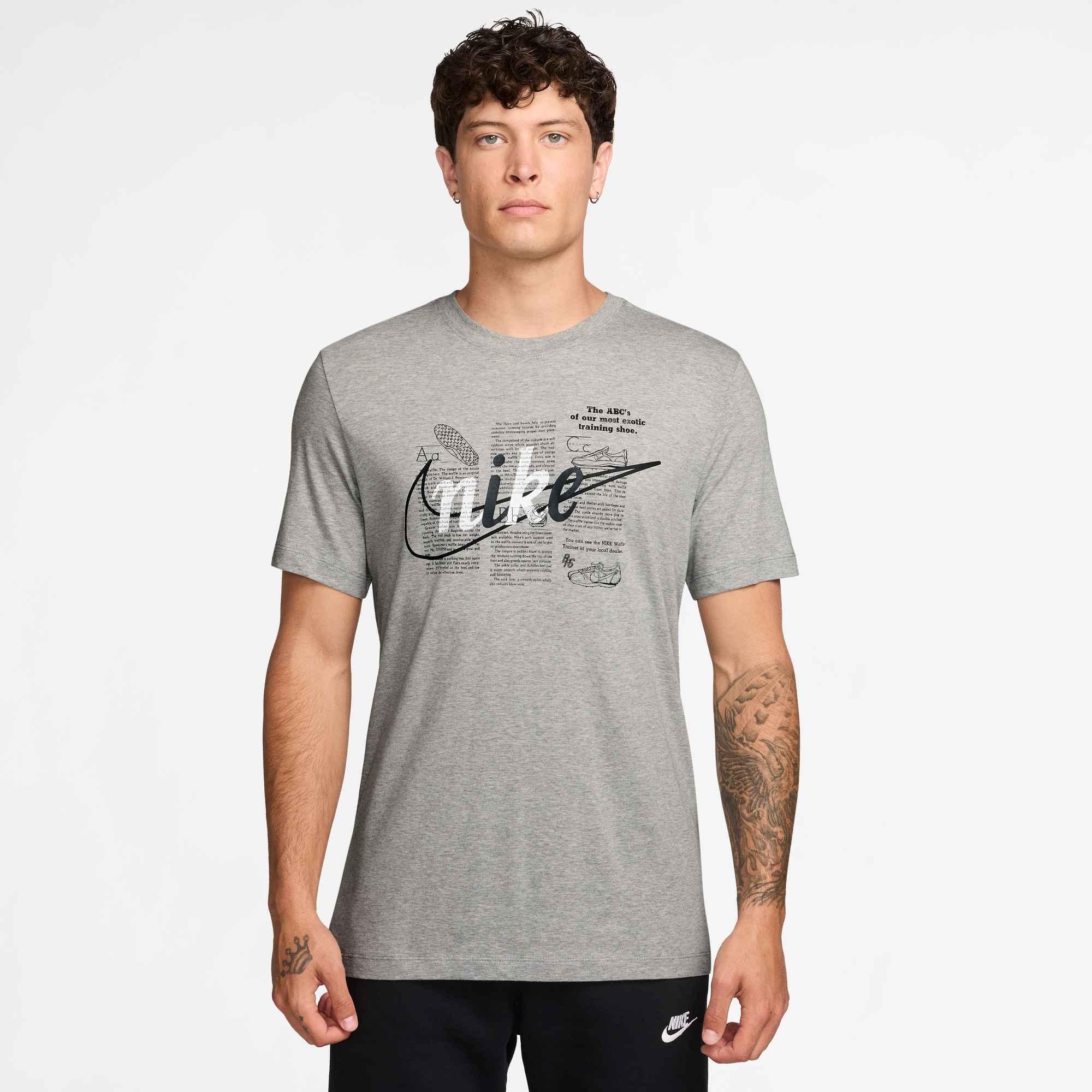 NIKE U NSW TEE STD CELEBRATE BRND Trainingsshirts NIKE DK GREY HEATHER S