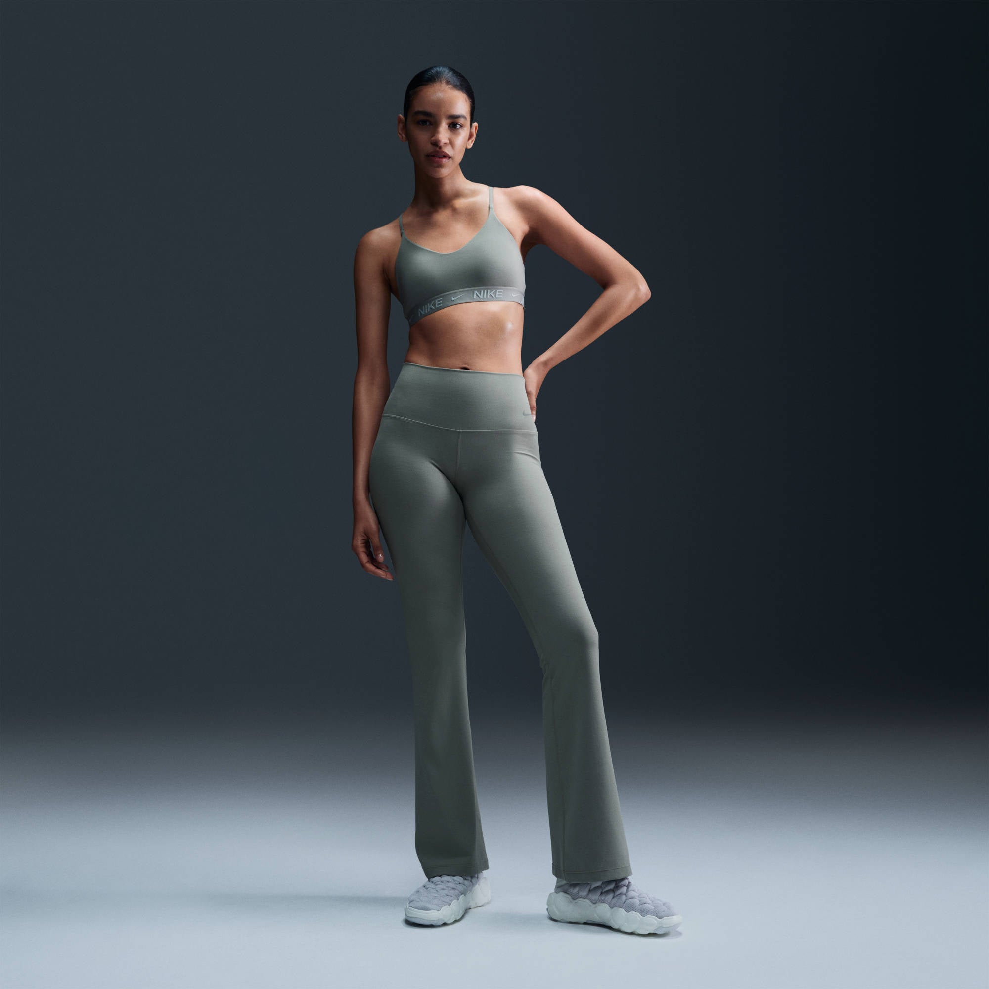 NIKE W NK DF INDY LGT SPT BRA BHs NIKE LIGHT ARMY XS