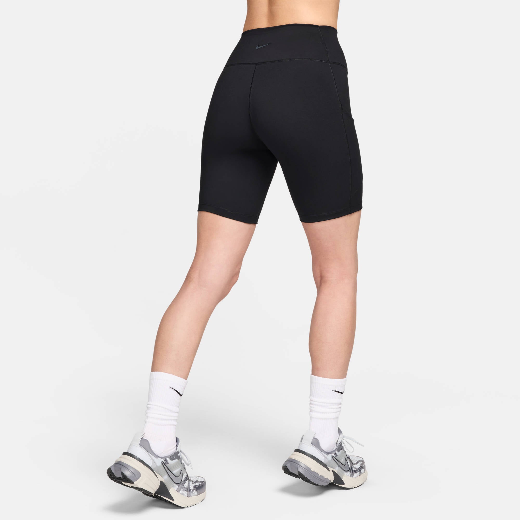 NIKE W NK DF ONE HR 8IN PKT SHORT 010 BLACK/BLACK Trainingshosen & Jogginghosen NIKE