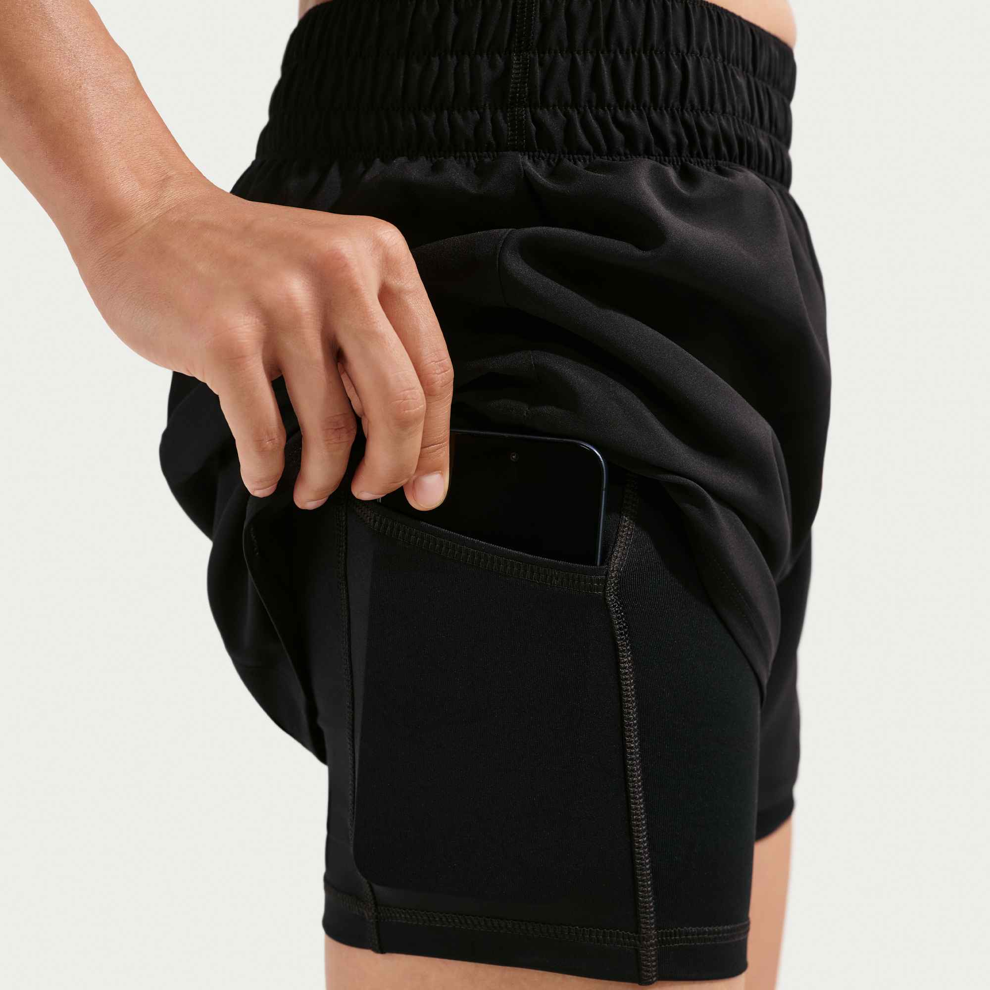 NIKE W NK ONE DF HR 3IN 2N1 DAMEN SOMMERHOSE Trainingshosen & Jogginghosen NIKE