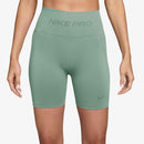NIKE W NP DF SMLS HR 5IN SHORT Trainingshosen & Jogginghosen NIKE 6 XS
