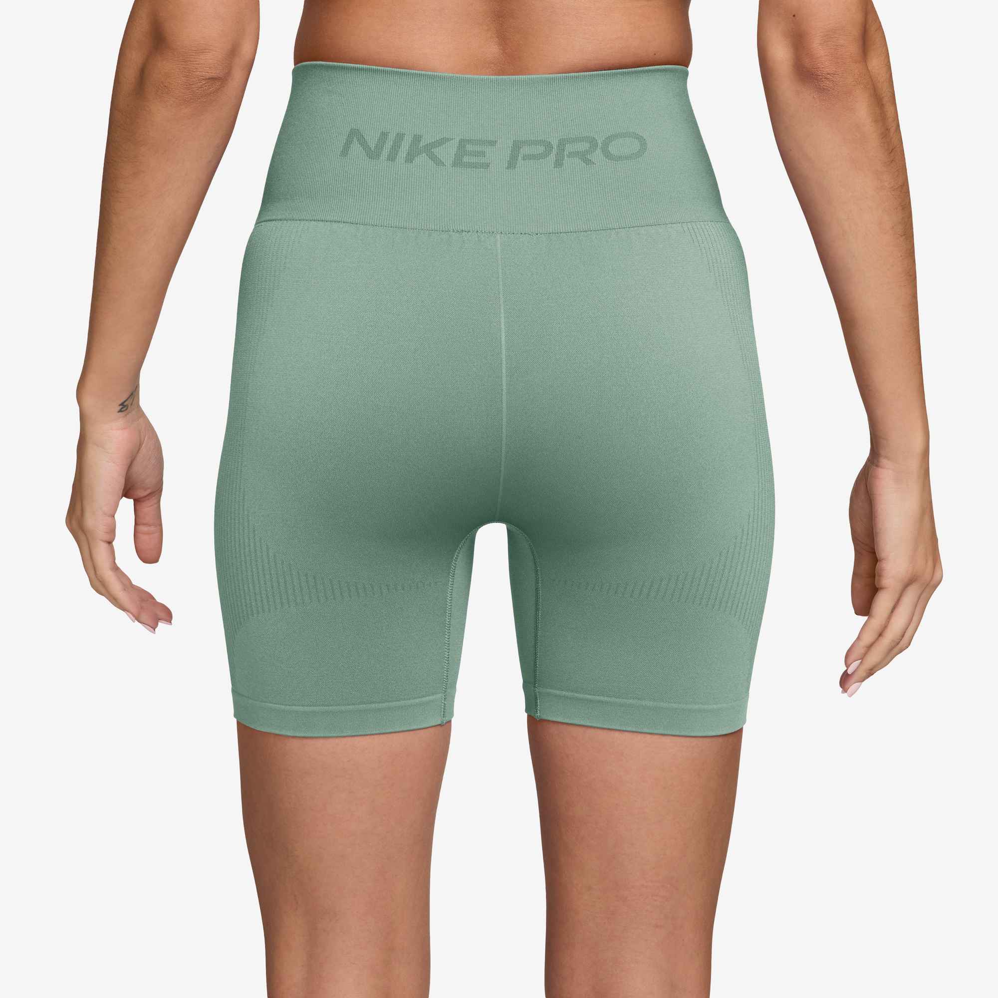 NIKE W NP DF SMLS HR 5IN SHORT Trainingshosen & Jogginghosen NIKE