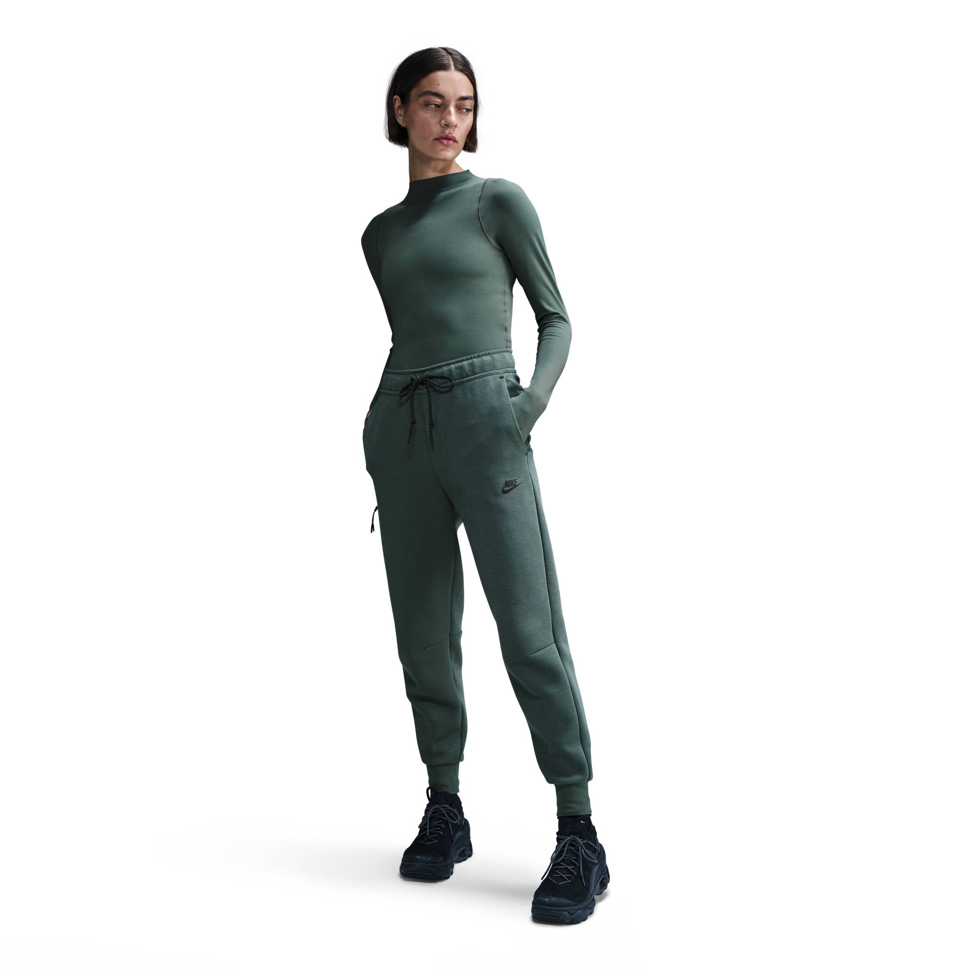 NIKE W NSW TCH FLC MR JGGER 2 Trainingshosen & Jogginghosen NIKE infinity teel XS
