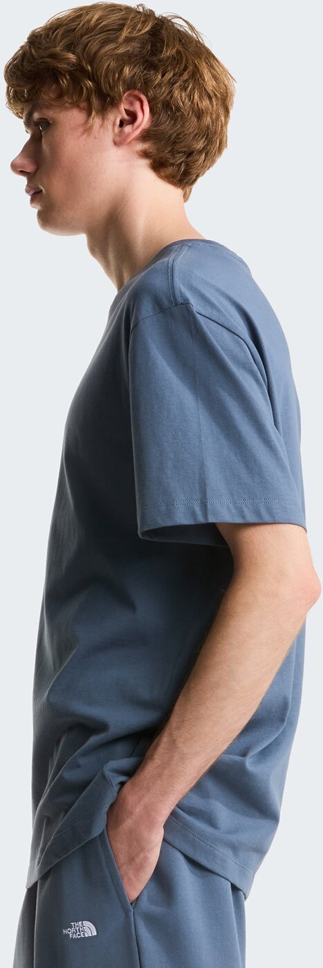 THE NORTH FACE M ESSENTIAL CENTER LOGO RELAXED SHORT SL Freizeitshirts /-hemden THE NORTH FACE