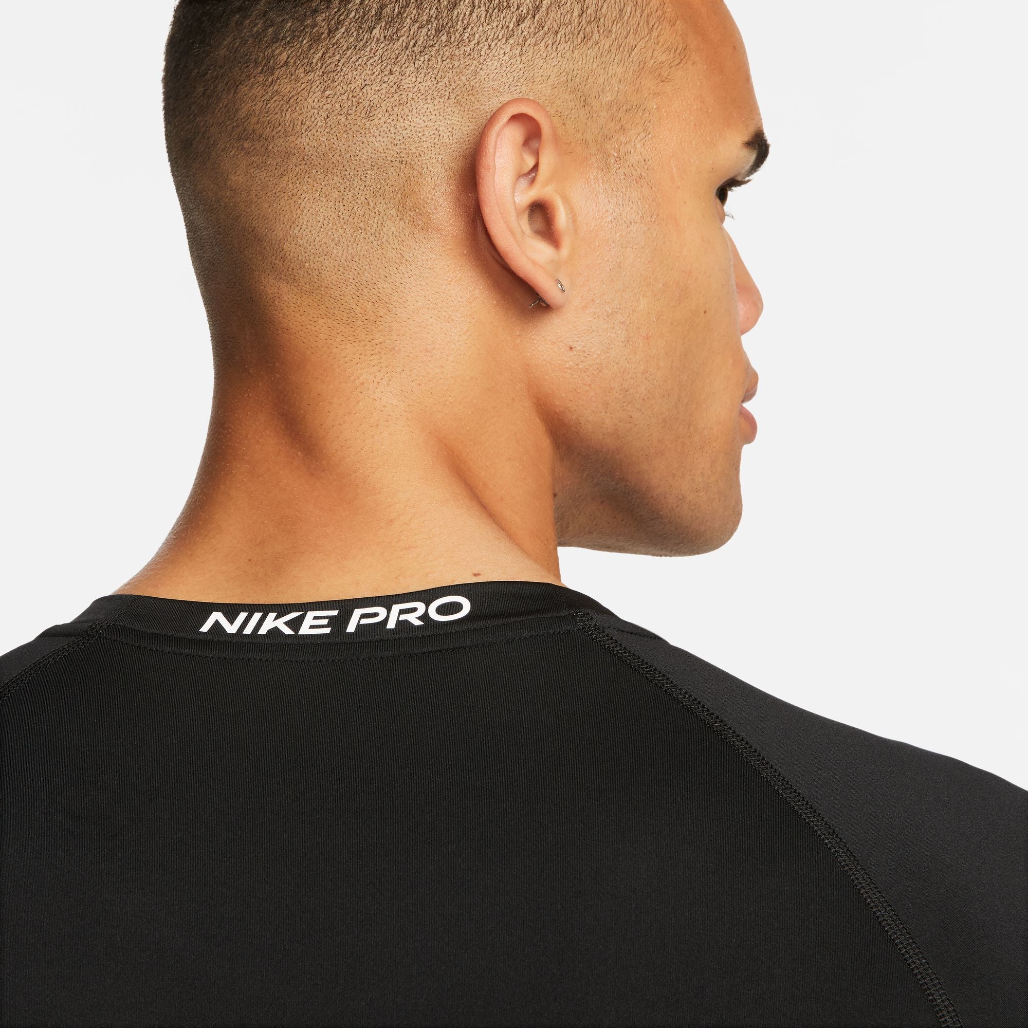 NIKE M NP DF TIGHT TOP SS Trainingsshirts NIKE